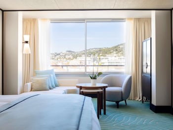 Deluxe Junior Suite with city view