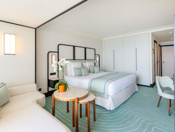 Signature Suite, 1 King Bed with Sofa bed, Terrace, Sea View