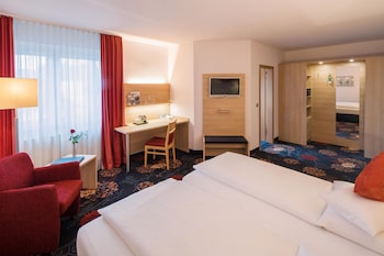 Comfort Room, 2 Twin Beds (Larger Room;Quiet Location)