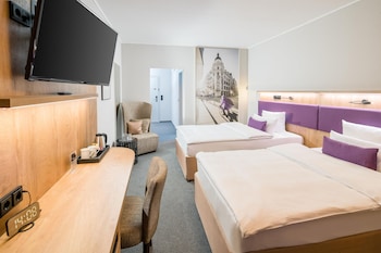Standard Room, 2 Twin Beds (Shower Only)