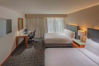 Classic Room, 2 Double Beds, Club Lounge Access