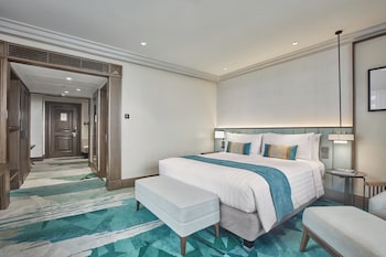 Premium Room, 1 King Bed, Club Lounge Access