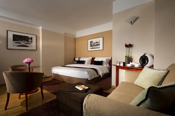 Deluxe Room, 1 King Bed