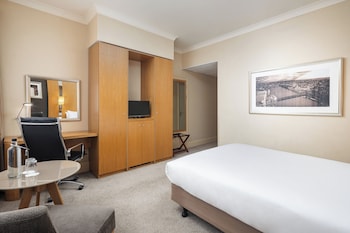 Room, 1 Queen Bed, Accessible, Ground Floor