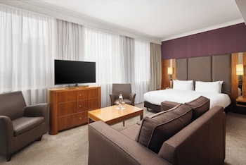 Junior Suite, 1 King Bed (Living Area)