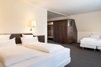 Family Room, 1 King Bed