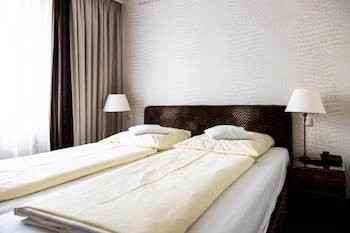 Suite, 1 Double Bed (Separate Living Room;with Sofabed)