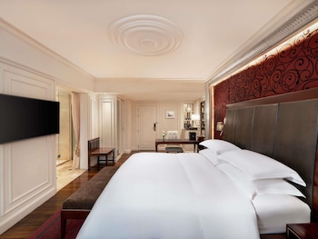 Opera Wing, Grand Premium Room with Club Privileges and Benefits, Twin Beds