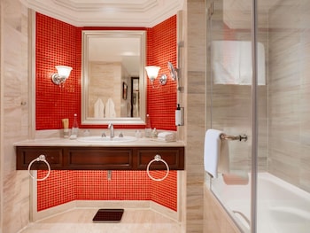 Opera wing, Premium room, Queen bed