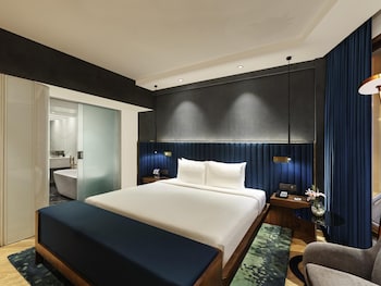 Executive Suite, City View, 1 King Bed, Club Lounge Access
