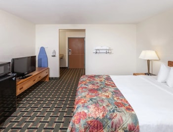 Standard Room, 1 King Bed, Non Smoking