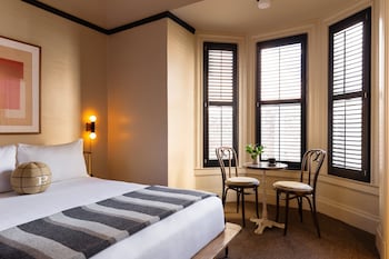 Standard Room, 1 King Bed (The King)
