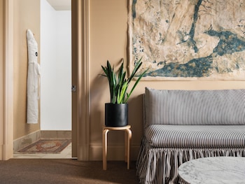 Suite, 1 King Bed (The King Suite)