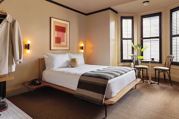 Standard Room, 1 King Bed (The King)