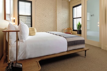 Standard Room, 1 King Bed (The King)