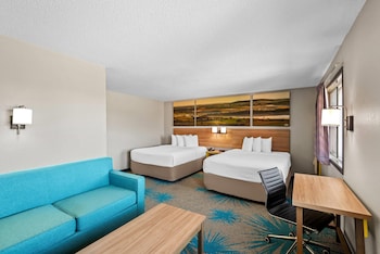Suite, 2 Queen Beds, Non Smoking