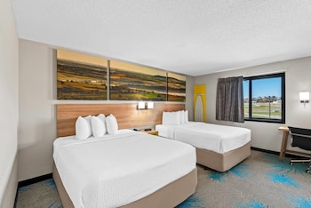 Suite, 2 Queen Beds, Non Smoking