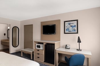 Room, 1 King Bed, Non Smoking