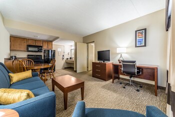 1 King Bed, Efficiency, Suite, Nonsmoking, Upgrade