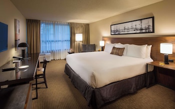 Deluxe Room, 1 King Bed (Coast Premium King)
