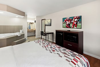 Superior Room, 1 King Bed, Smoking, Jetted Tub