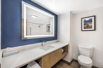 Standard Room, 2 Queen Beds, Non Smoking, Refrigerator