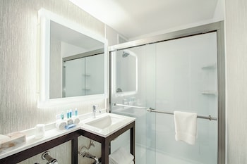 Standard Room, 2 Queen Beds, Accessible (Comm, Transfer Shower)