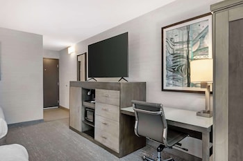 Standard Room, 2 Queen Beds, Bathtub (Non Pet Friendly)