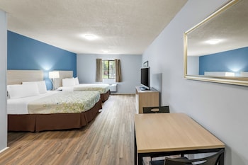 Room, 2 Queen Beds, Non Smoking (Efficiency)