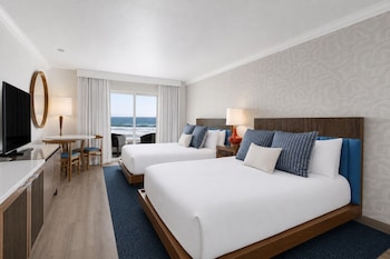 Room, 2 Queen Beds, Beachfront