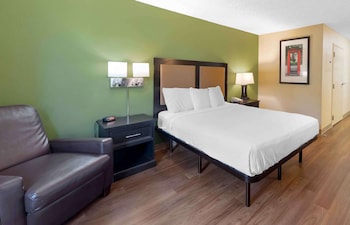 Room, 1 Queen Bed, Non Smoking, Kitchen (Sofa Bed)