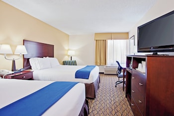 Standard Room, 2 Queen Beds, Courtyard View (Pool View)