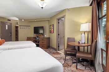 Superior Room, 2 Queen Beds, Balcony