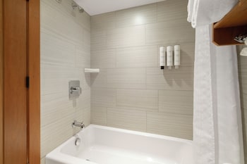 Superior Room 2 Queens