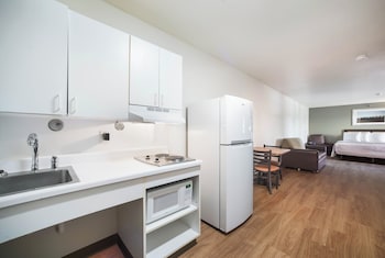 Studio, 1 Queen Bed, Non Smoking