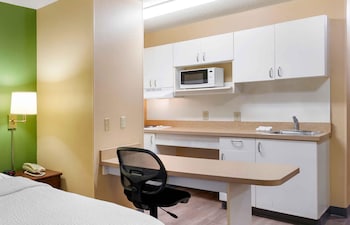 Studio, 1 Queen Bed, Non Smoking