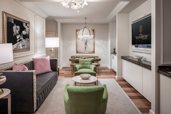 The Mischief Suite, 1 King
