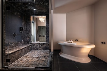 The Gallivant Suite, 1 King