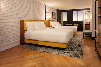 Soho Premier Two Queen Accessible