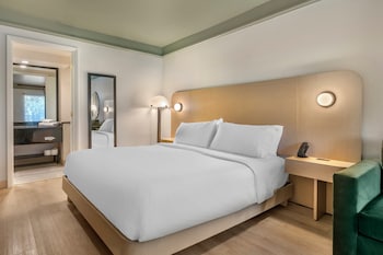 Standard Room, 1 King Bed, Accessible (Mobility Accessible)