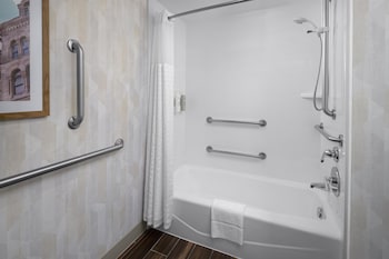Room, 2 Queen Beds, Mobility Accessible