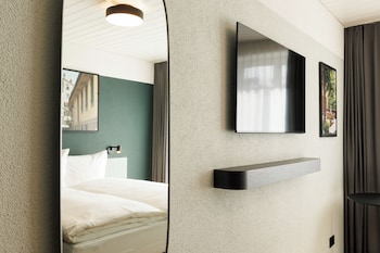 Standard Double Room, 1 Queen Bed