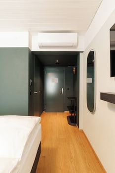 Standard Double Room, 1 Queen Bed