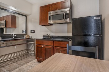 Superior Room, 1 King Bed, Non Smoking, Kitchen