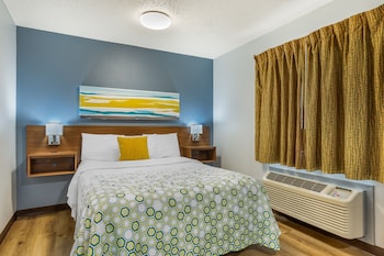 Suite, 1 Queen Bed with Sofa bed, Non Smoking
