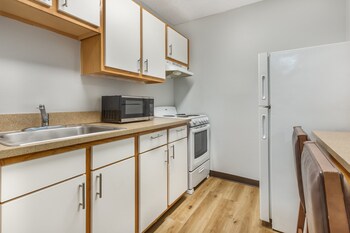 Suite, 1 Queen Bed with Sofa bed, Non Smoking (Accessible)