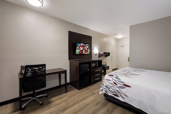 Superior Room, 1 King Bed, Accessible (Smoke Free)
