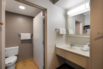 Superior Room, 1 King Bed (Smoke Free)