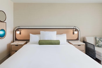 Room (King Pool)