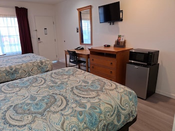 Standard Double Room, 2 Double Beds, Smoking